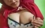 Bokep viral indo cantik jilbab merah masturbasi dengan botol